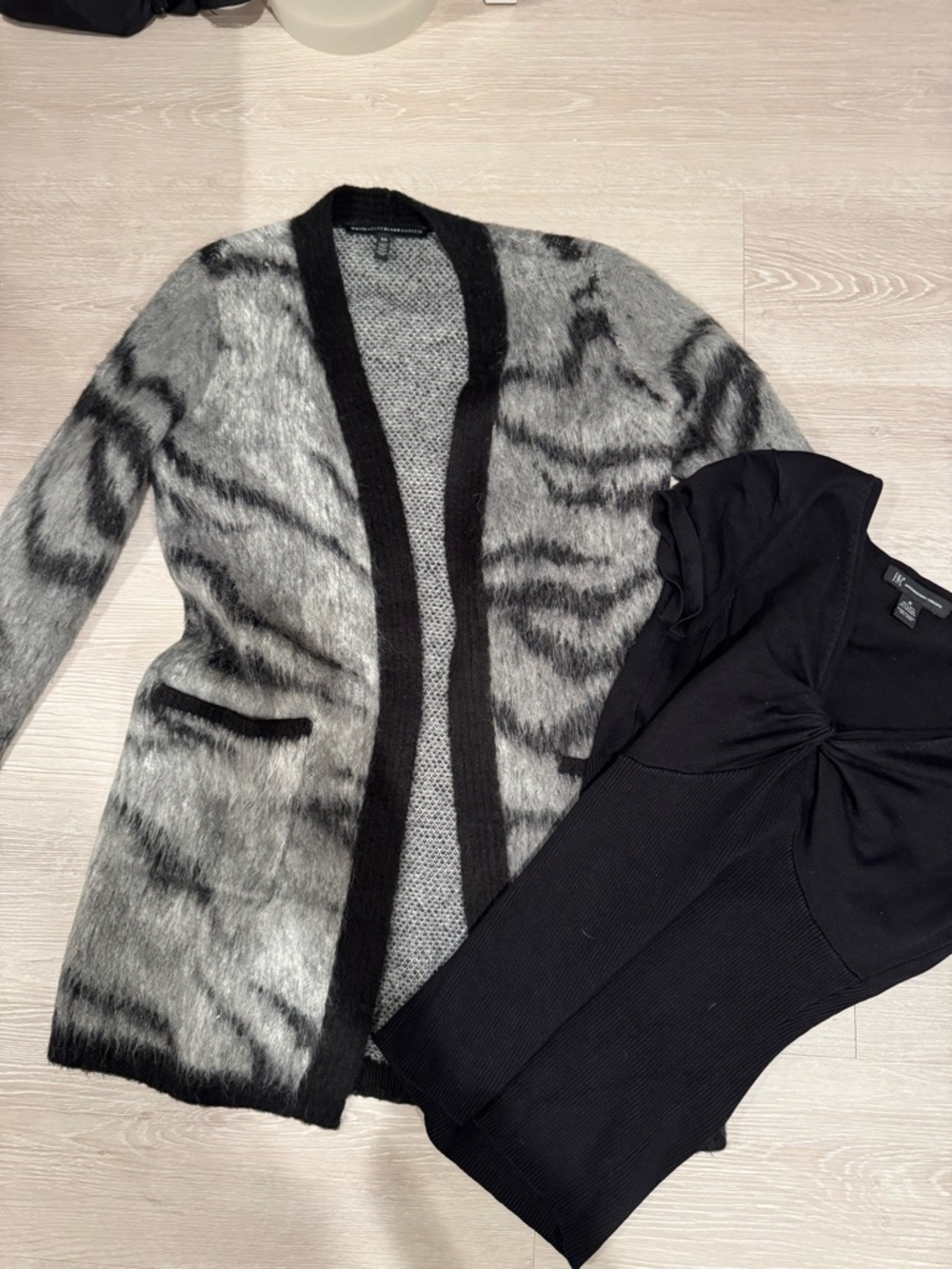 White House Black Market Gray & Black Open-Front Marbled Cardigan